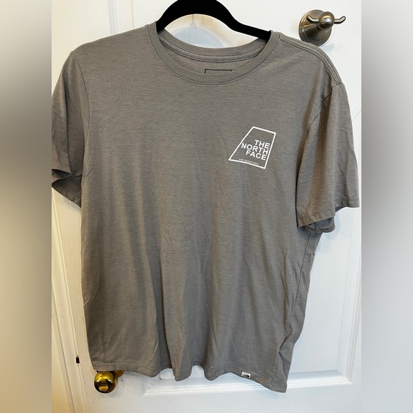 The North Face T-Shirt - Picture 1 of 2